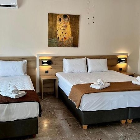 Dili Apartments Ierissos Bagian luar foto