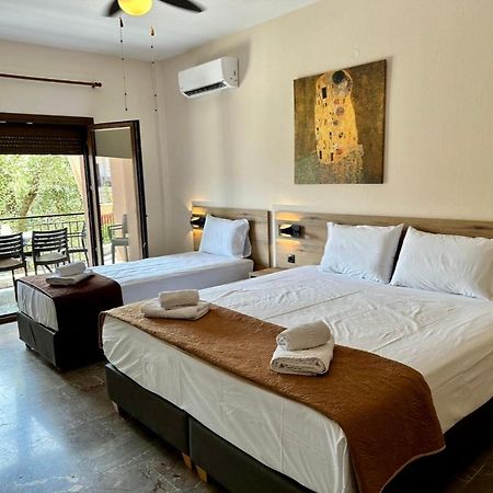 Dili Apartments Ierissos Bagian luar foto