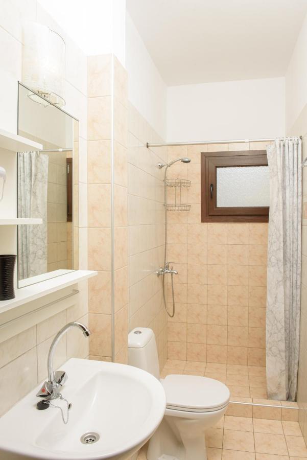 Dili Apartments Ierissos Bagian luar foto