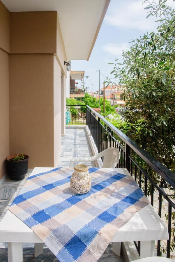 Dili Apartments Ierissos Bagian luar foto