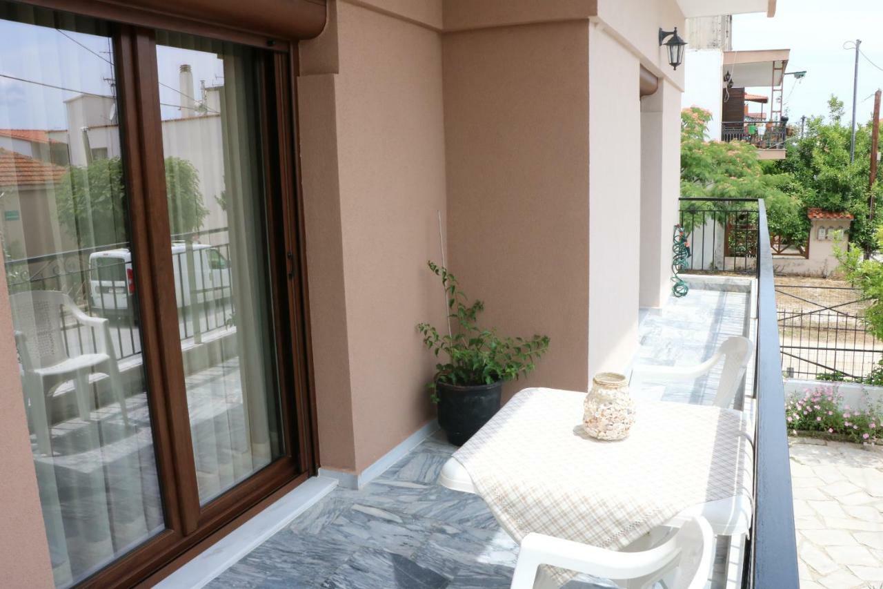 Dili Apartments Ierissos Bagian luar foto